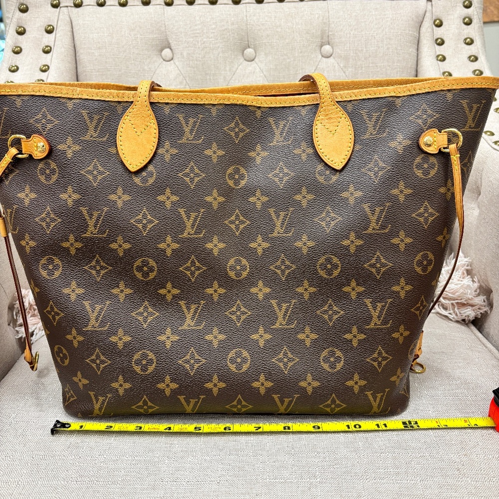 Neverfull MM red interior